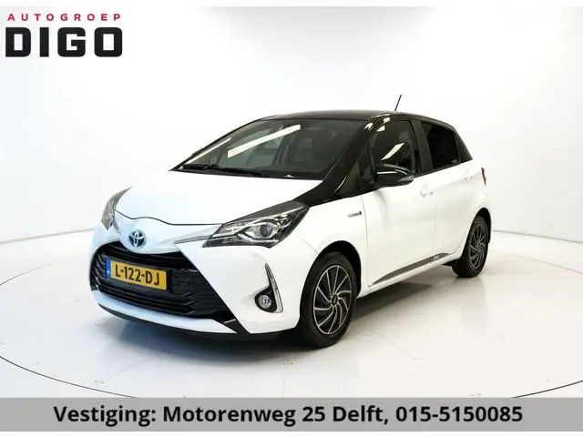 Toyota Yaris 1.5 HYBRID BLACK & WHITE GARANTIE TOT 2030! CLIMAT CONTROLL. ACHTERUITRIJ CAMERA . SLEC...