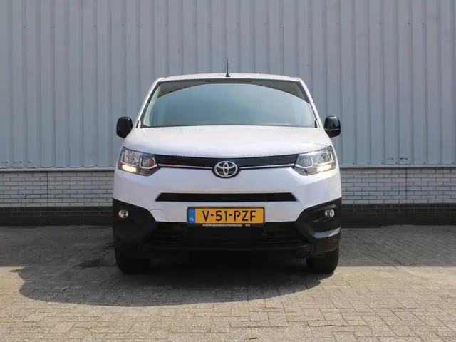 Toyota PROACE CITY 1.2 Turbo L1 Comfort | Clima | Cruise | 3-zits | Benzine! Mag alle milieu zones i...