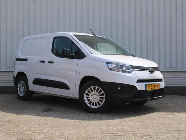 Toyota PROACE CITY 1.2 Turbo L1 Comfort | Clima | Cruise | 3-zits | Benzine! Mag alle milieu zones i...