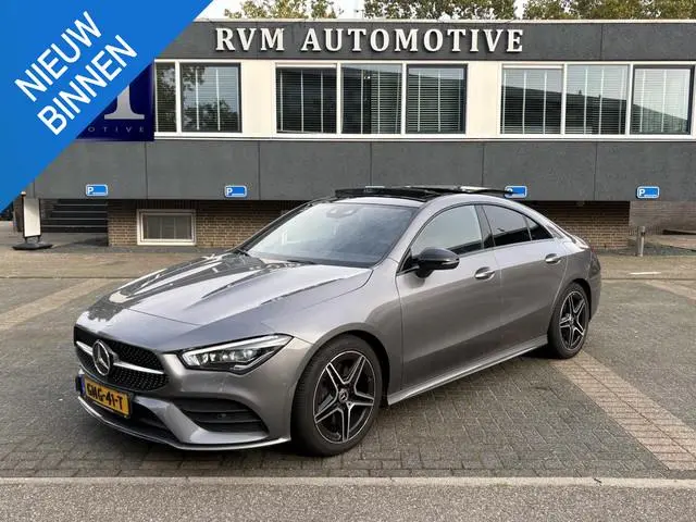 Mercedes-Benz CLA-klasse 200 Luxury Line STOELVERWARMING | PANORAMADAK | APPLE CARPLAY / ANDROID AUT...