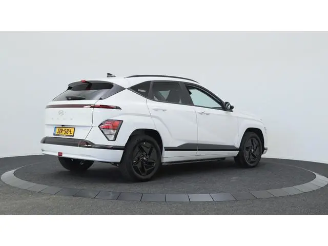 Hyundai Kona Electric 64,8 kWh Pure Edition | DEMO | Stoelverwarming |