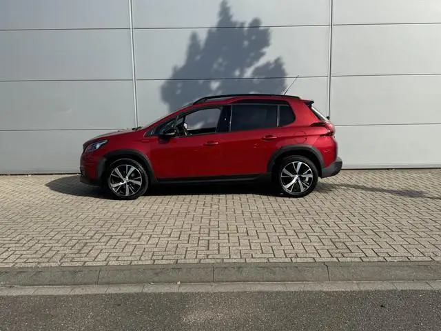 Peugeot 2008 1.2 PureTech GT-line | Panoramadak | Stoelverwarming | Camera | Apple Carplay/Android A...