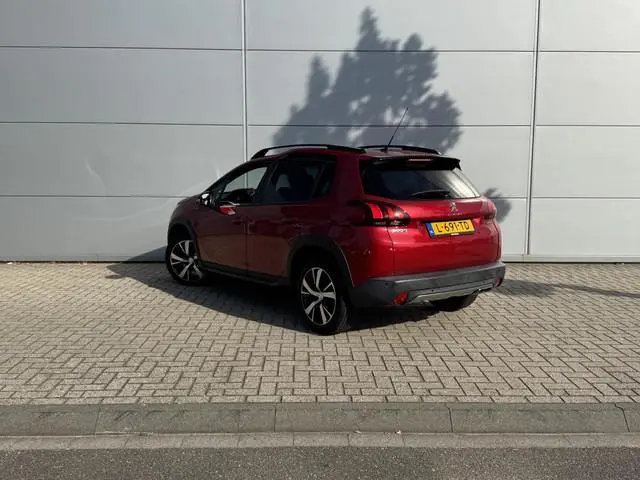 Peugeot 2008 1.2 PureTech GT-line | Panoramadak | Stoelverwarming | Camera | Apple Carplay/Android A...