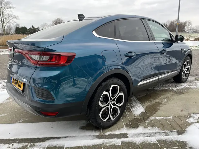 Renault Arkana 1.6 E-Tech full hybrid 145 PK Intens / Camera / Apple Carplay - Android Auto / Keyles...