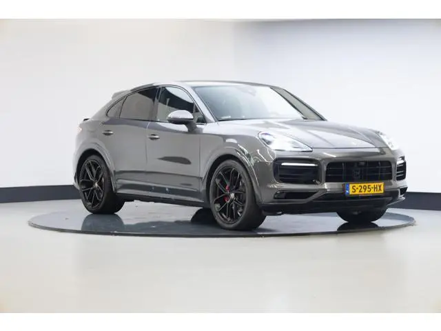 Porsche Cayenne Coupé 3.0 E-Hybrid | SOH 87.4 | Rijdt alleen op benzine |