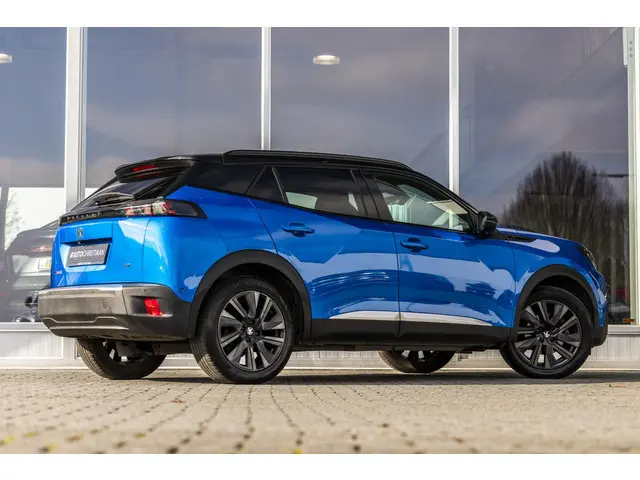 Peugeot e-2008 EV GT 50 kWh | Pano | Camera | LED