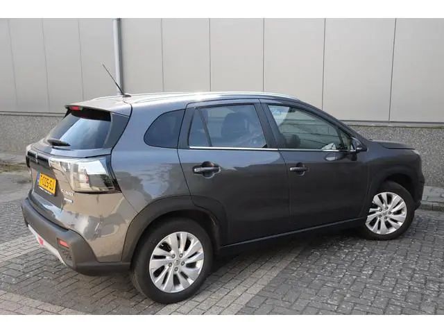 Suzuki S-Cross