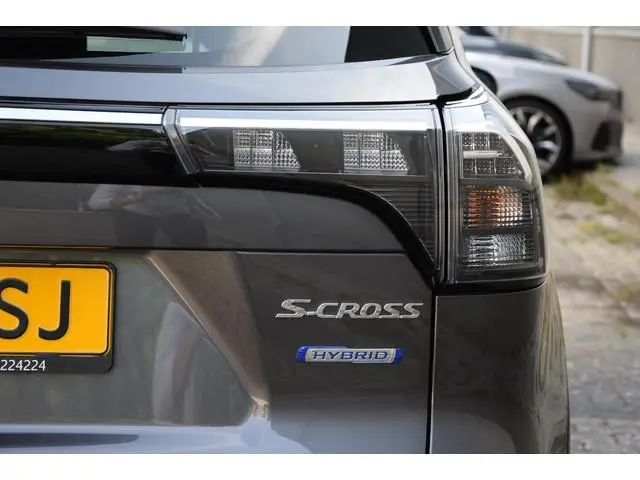 Suzuki S-Cross