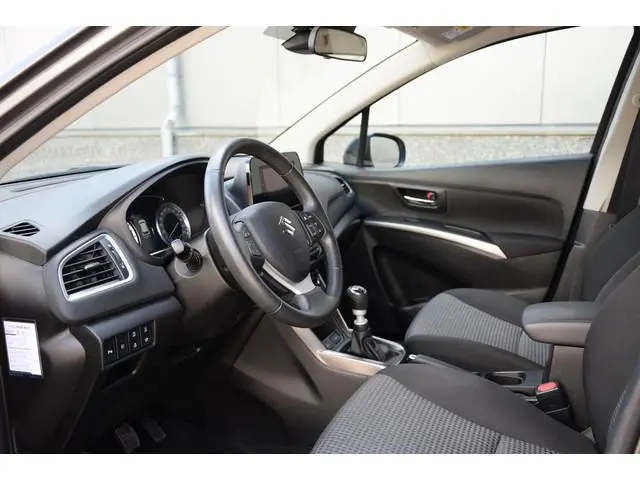 Suzuki S-Cross