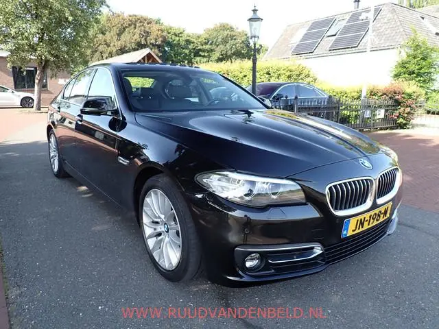BMW 5-serie 520i Luxury Edition !! UNIEKE KM-STAND !! CAMERA / SCHUIF-KANTEL DAK / MEMORY