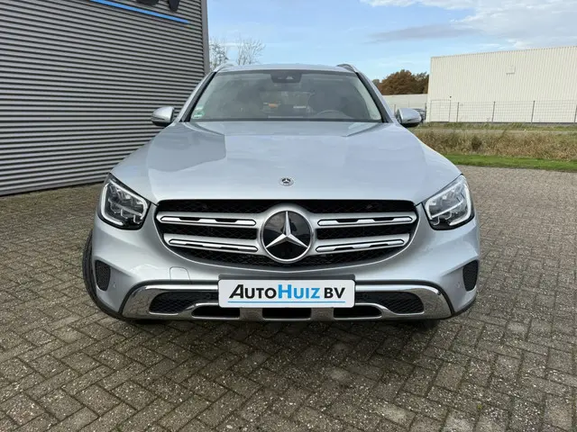 Mercedes-Benz GLC-klasse 300e 4MATIC Advantage Carplay Stoelverwarming Achteruitrijcamera LED 20 inc...