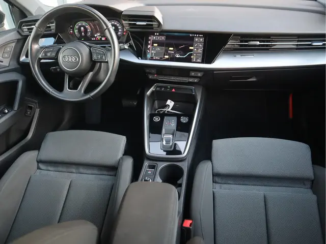 Audi A3 Sportback 40 TFSI e Business edition Navi / Cruise / Carplay / LED Btw auto