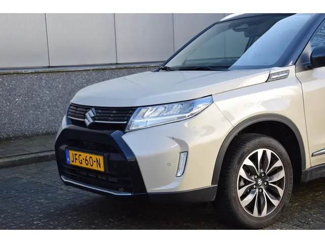 Suzuki Vitara 1.4 Boosterjet Smart Hybrid Style | DEMO-deal! | Two Tone Ivory | 10 jaar garantie!! |
