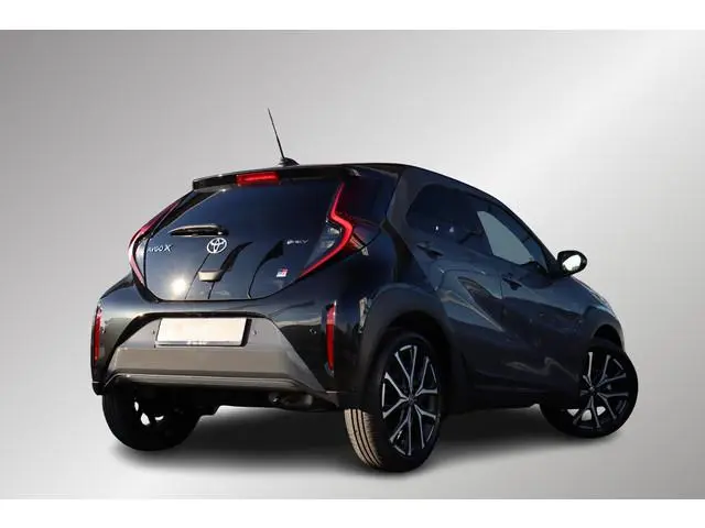 Toyota Aygo X Hybrid 115 GR Sport, € 1.100 Demo korting! !