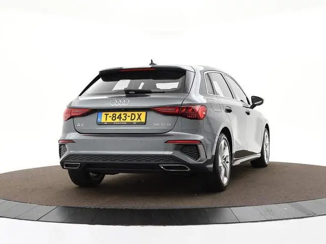Audi A3 Sportback 35 TFSI 150pk S-Tronic S Edition · Camera · Apple/Android Car Play · Stoelverwarmi...