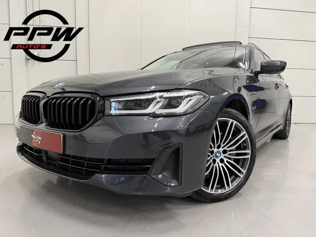 BMW 5-serie Touring 530e xDrive High Exe PANO/TREKHAAK/SOH 92%/H&K/360CAMERA/ACC/19"M-SPORT BREEDSET...
