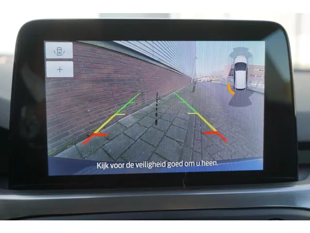 Ford Focus Wagon 1.0 EcoB.125PK Titanium Bus./Comfortstoelen/ B&O Geluidsinstallatie.