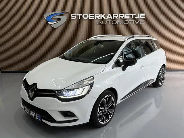 Renault Clio Estate 0.9 TCe Bose | Navi | 17" | Cruise control | Stoelverwarming | Camera | Perfect...