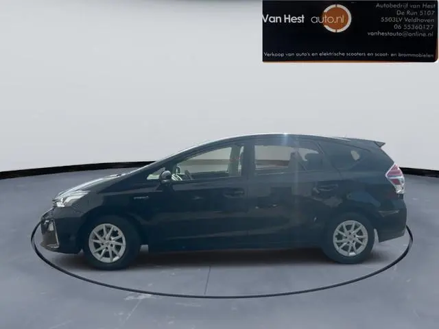 Toyota Prius + 1.8 Active