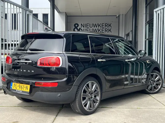 MINI Mini Clubman 1.5 Cooper Chili | AUTOMAAT | LEDER | SCHUIF/KANTELDAK | CARPLAY/ANDROID | HARMAN/...