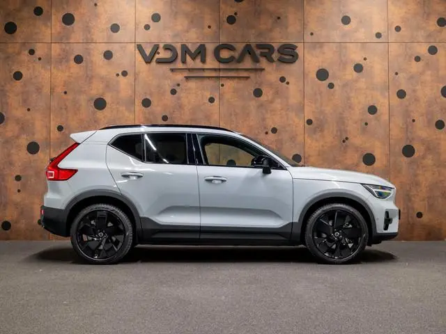 Volvo EX40