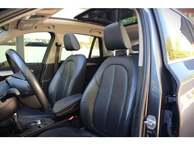 BMW X1 sDrive20i Centennial High Executive |TREKHAAK|PANO