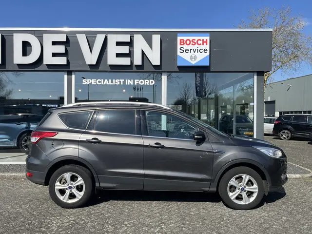 Ford Kuga 1.5 EcoBoost Titanium Edition 6-bak | Afn. Trekhaak 1.800kg trekgewicht | 100% onderhouden...