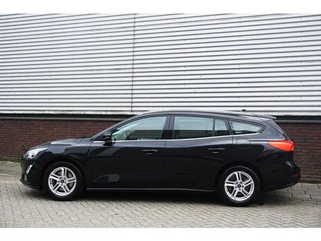 Ford Focus Wagon 1.0 EcoB.125PK Hybrid Business/Camera/1e Eigenaar/ Metallic Black.