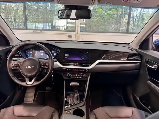 Kia Niro 1.6 GDi PHEV DynamicPlusLine | Trekhaak | Adaptieve Cruise Control | Camera | Stoel & Stuur...