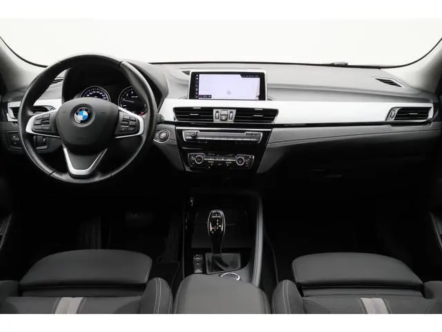 BMW X2 xDrive20i High Executive LED, Camera, Trekhaak, Navigatie, Climate, 18"