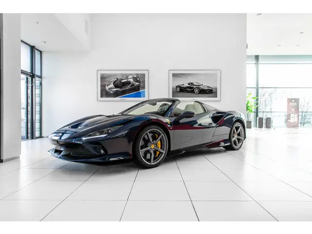 Ferrari F8 Spider ~Ferrari Munsterhuis~