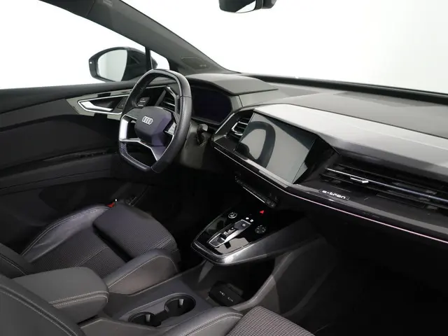 Audi Q4 Sportback e-tron 35 Launch edition S Competition 55 kWh | SOH 90% | Sonos | Winterpakket | A...