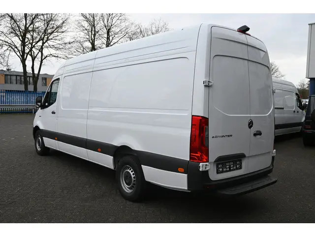 Mercedes-Benz eSprinter