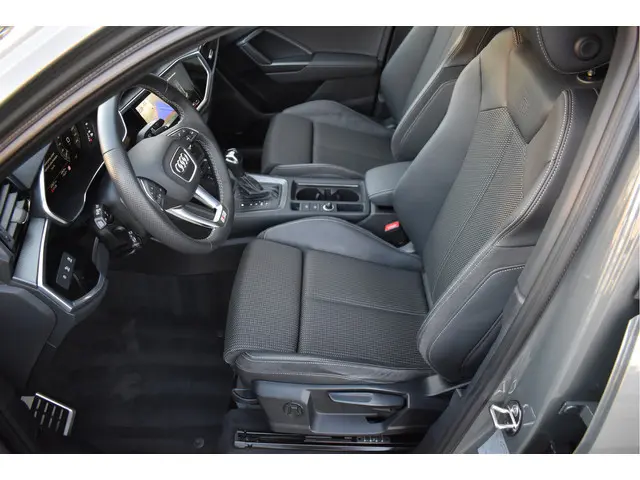 Audi Q3 Sportback 45 TFSI e S-Line 245 Pk Navi Sonos Keyless Camera ACC 20 Inch