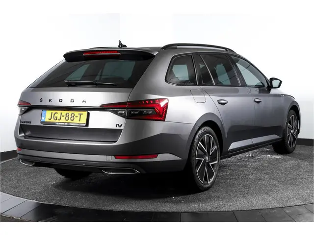 ŠKODA Superb Combi 1.4 TSI iV Sportline Business | Dig. Cockpit | Cruise | Stoel-+Stuurverw. PDC | C...