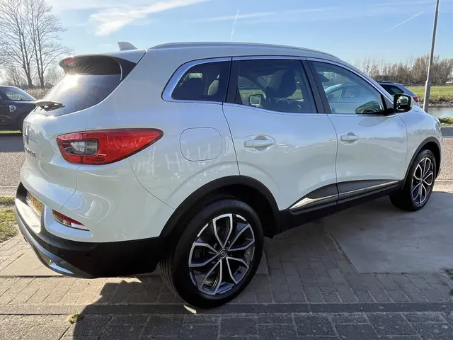 Renault Kadjar 1.3 TCe Intens 140PK / Camera / Apple Carplay - Android Auto / Panorama-dak / Climate...