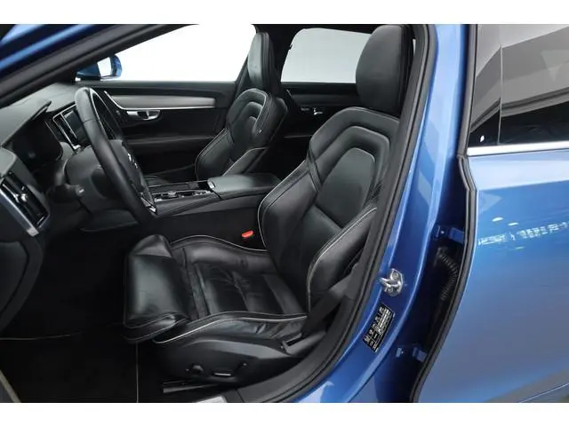 Volvo V90 2.0 T8 AWD R-Design | Pano | Elek. Trekhaak | Memory seats | SOH 77% | Pilot Assist | 20''...
