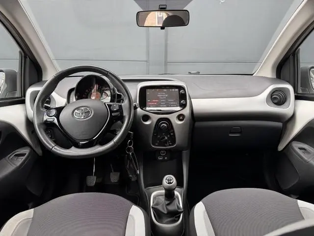 Toyota Aygo 1.0 VVT-i x-play / 1e Eig / 100% Onderhoud