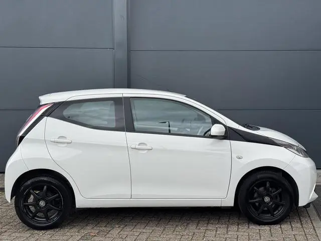 Toyota Aygo 1.0 VVT-i x-play / 1e Eig / 100% Onderhoud