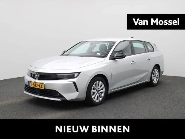Opel Astra Sports Tourer 1.2 Edition Trekhaak | Navi | LMV | Cruise | PDC | voorstoelen in hoogte ve...