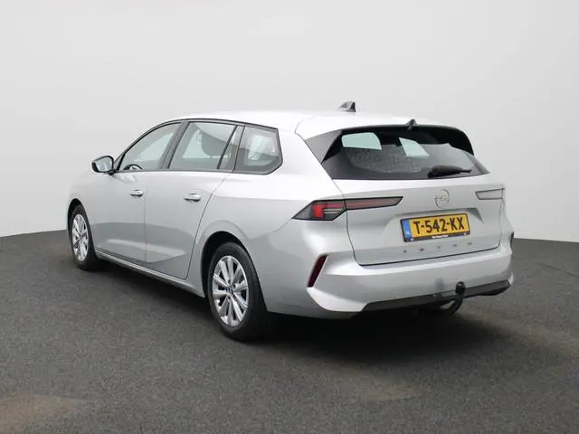 Opel Astra Sports Tourer 1.2 Edition Trekhaak | Navi | LMV | Cruise | PDC | voorstoelen in hoogte ve...