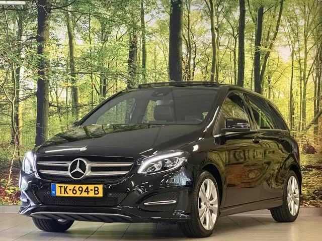 Mercedes-Benz B-klasse 180 Prestige | Panoramadak | Cruise Control | Parkeersensoren | Stoelverwarmi...