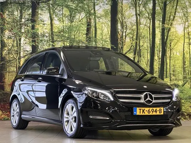Mercedes-Benz B-klasse 180 Prestige | Panoramadak | Cruise Control | Parkeersensoren | Stoelverwarmi...