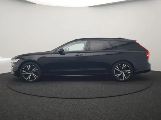Volvo V90 T6 AWD Plus Dark LONG RANGE PHEV 350pk Dealer O.H | SOH 100% | Trekhaak Af Fabriek | Adapt...
