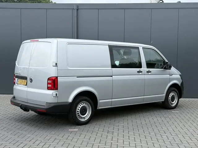 Volkswagen Transporter 2.0 TDI 150 PK / L2H1 / DUBBELE CABINE / TREKHAAK / 1e EIG. / AIRCO / CRUISE...