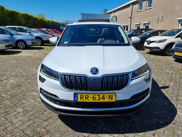 ŠKODA Karoq 1.5 TSI ACT Style Business ✅PANODAK ✅CARPLAY ✅CANTON SOUND