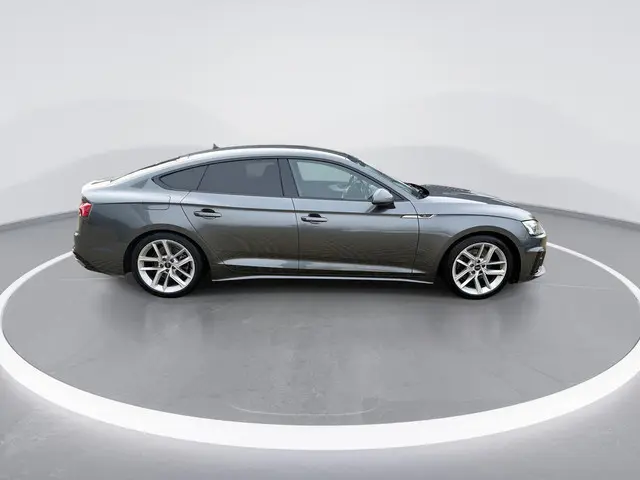 Audi A5 Sportback 35 TFSI 150pk S edition · Apple/Android Car Play · Trekhaak · Stoelverwarming · 18...