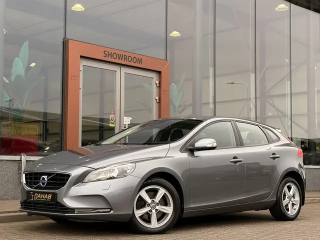 Volvo V40 1.5 T3 Kinetic | Navi | Cruise | Stoelverwarming | Bluetooth | Parkeersensoren | Voorruitverwarming |