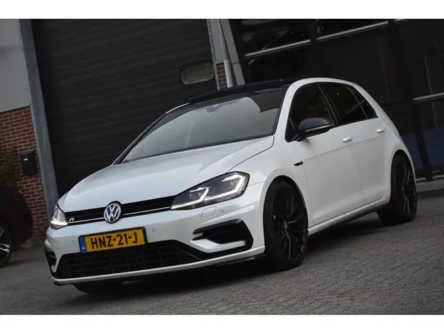 Volkswagen Golf 2.0 TSI 4Motion R Pano Akra Camera Dynaudio
