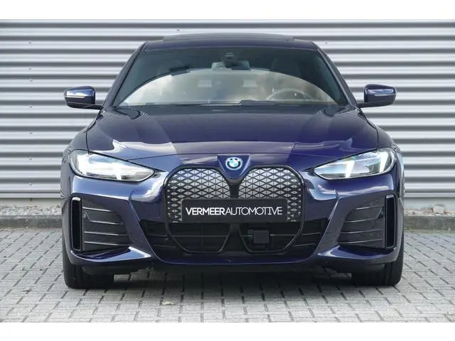 BMW i4 eDrive40 M Sport Edition 84 kWh Comfort Pack | Trekhaak | Schuifdak